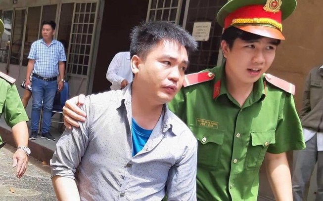 Lấy xe ô tô hàng xóm chạy lòng vòng: 7 năm tù