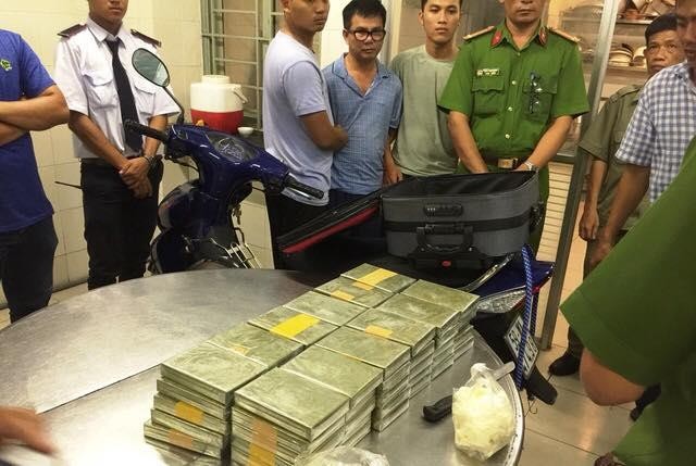 Hàng trăm bánh heroin đã được vận chuyển đến TP.HCM thế nào?