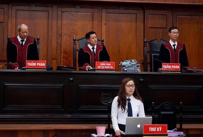Singapore chờ kết quả phiên xử ly hôn vợ chồng Trung Nguyên