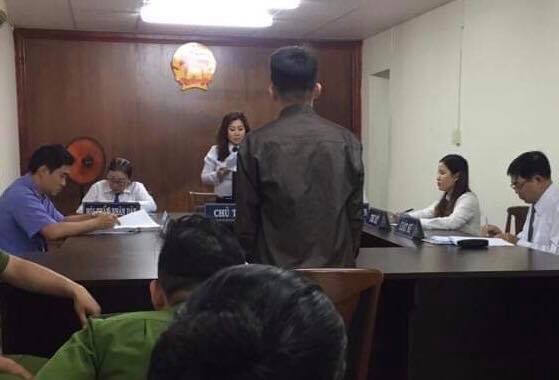 Thiếu niên hiếp dâm bé gái lãnh 14 năm tù