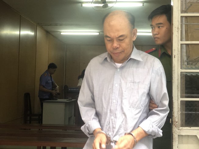 Cả gia đình vướng lao lý vì cha không nói nên lời tại tòa