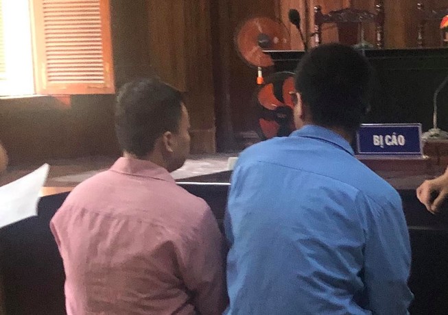 Lãnh án sau khi phát khẩu trang cho đồng bọn đi đánh nhau