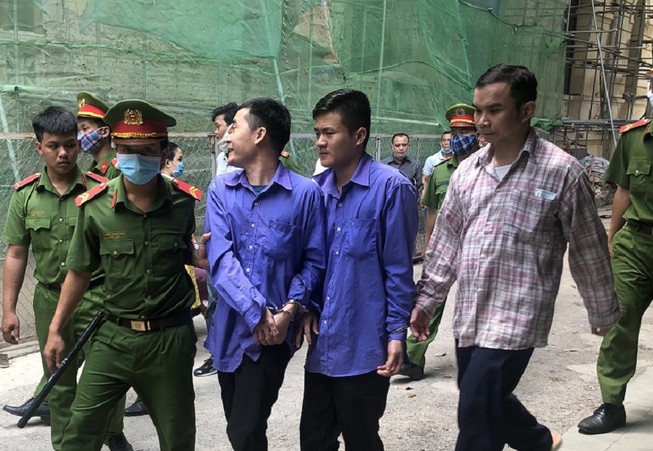 Cùng thương bạn, người lãnh án tù, người thoát tội