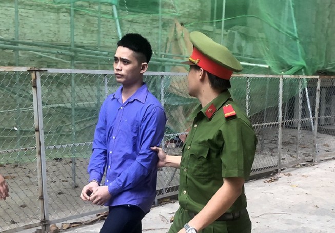 Kiểm tra hành chính, nam thanh niên tự khai hành vi phạm tội