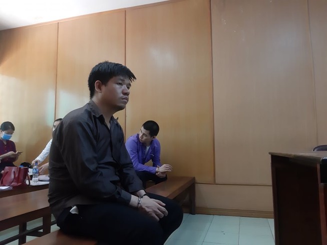 Kế toán công ty hàng không giả chữ ký sếp như thật