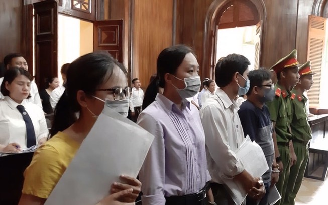 Cựu lãnh đạo sở nhận phong bì để tiếp tay nhập lậu phế liệu