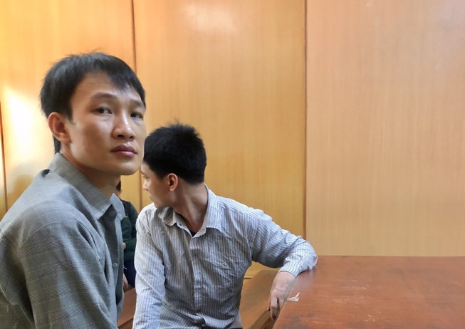 Bị bắt vì mua ma tuý, khám xe phát hiện thêm súng và đạn
