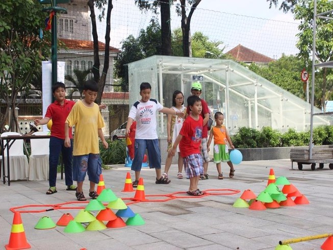 Mắng chửi, xua đuổi trẻ em cũng là phạm luật