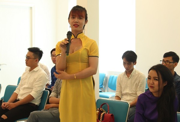 Chuyển giới thành nữ, đi khám phụ khoa gặp khó