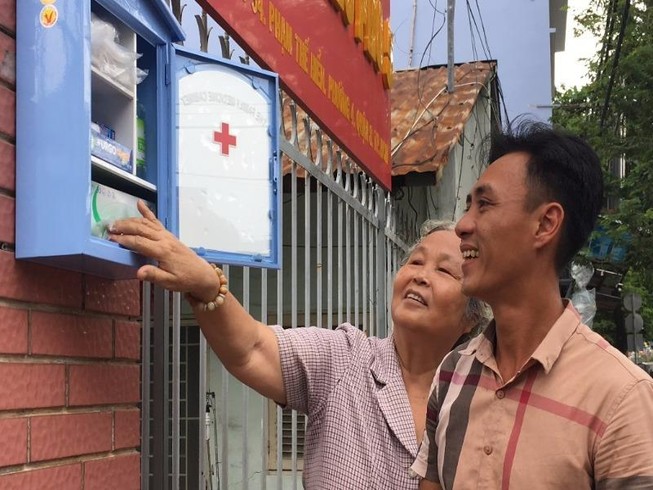 Người Sài Gòn có tủ cứu thương miễn phí