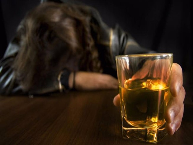 Sau đêm quá chén, người phụ nữ bỗng liệt nửa người