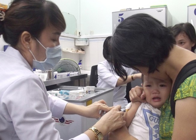 Vaccine mới rẻ nên được chọn thay thế Quinvaxem?