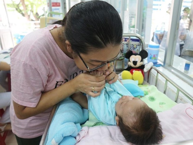 Bé sơ sinh bị bệnh hiếm chỉ 40 người trên thế giới mắc phải