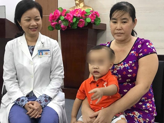 Bị khối u vùng mũi mà tưởng nghẹt mũi nhiều tháng liền