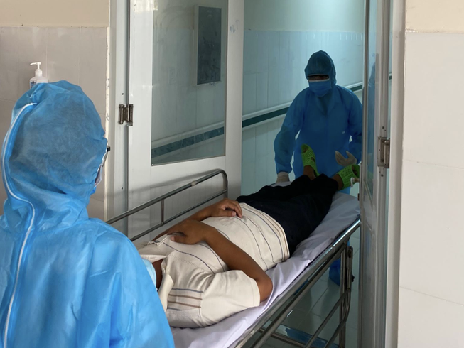 TP.HCM: 3 người tiếp xúc bệnh nhân thứ 54 đang ở Cần Thơ