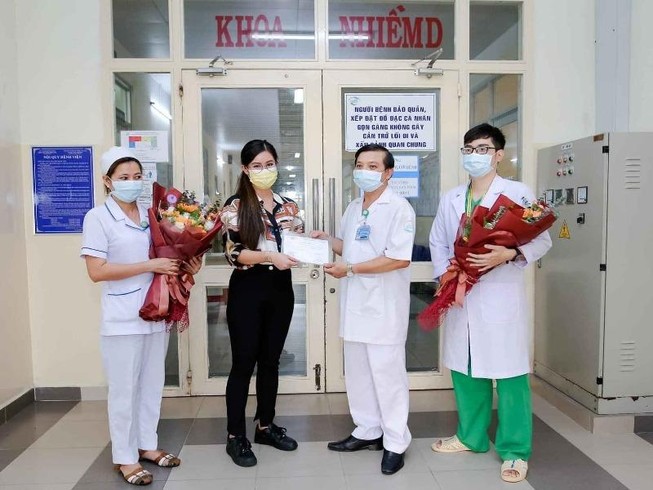 Bệnh nhân 32 bay chuyên cơ từ Anh về nước xuất viện