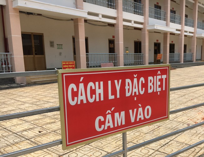 Thêm một cậu bé 10 tuổi dương tính lại với COVID-19 ở TP.HCM