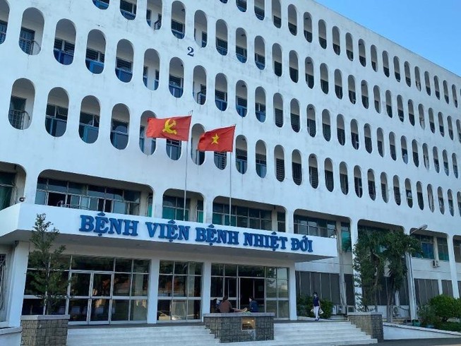 Cô gái đi đường mòn từ Trung Quốc về xét nghiệm lần 2