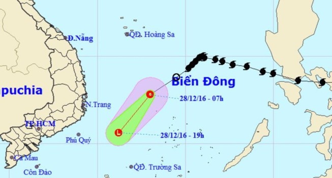 Áp thấp nhiệt đới gây mưa, giông tại TP.HCM