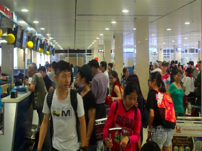 Thuê tư vấn nghiên cứu mở rộng sân bay Tân Sơn Nhất