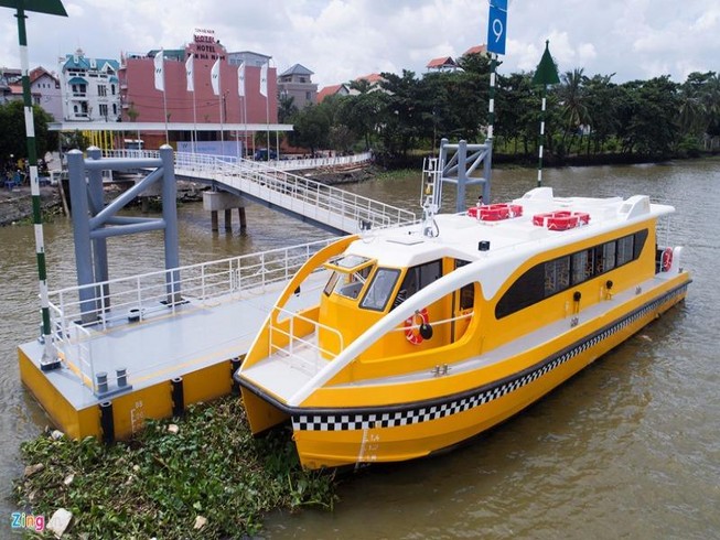 Chạy thử tuyến buýt đường sông đầu tiên của TP.HCM
