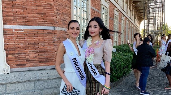 Ở Miss Intercontinental, Ngân Anh đẹp tự nhiên hay photoshop?