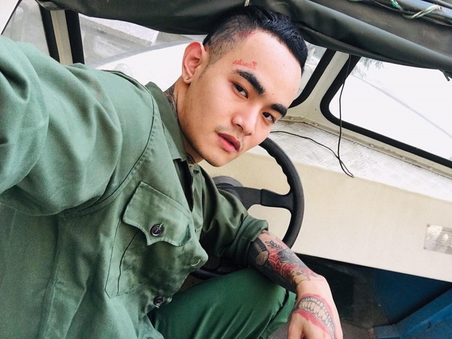 Thanh niên xăm trổ viết đơn xin nhập ngũ và cái kết