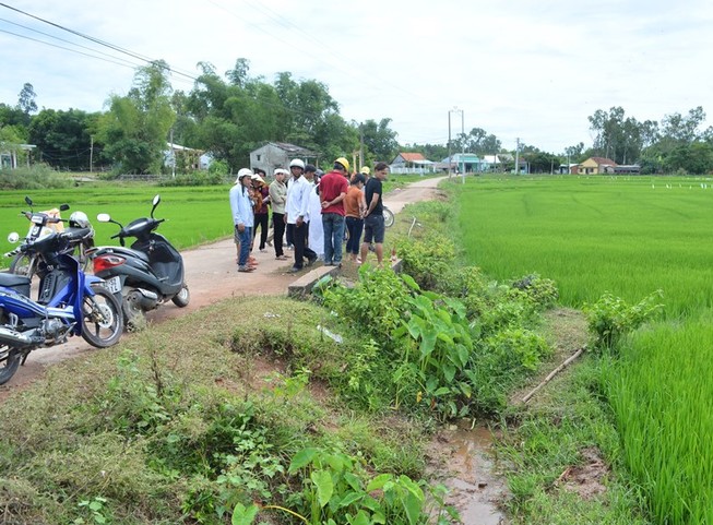 Phát hiện thi thể nam thanh niên dưới ống cống