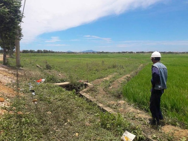Phát hiện thi thể thanh niên bên cạnh chiếc xe máy