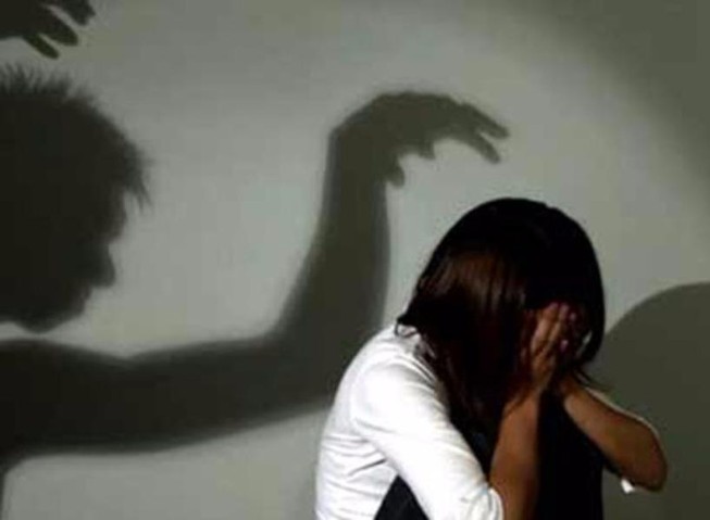 Gã đàn ông 31 tuổi 4 lần hiếp dâm con riêng của vợ