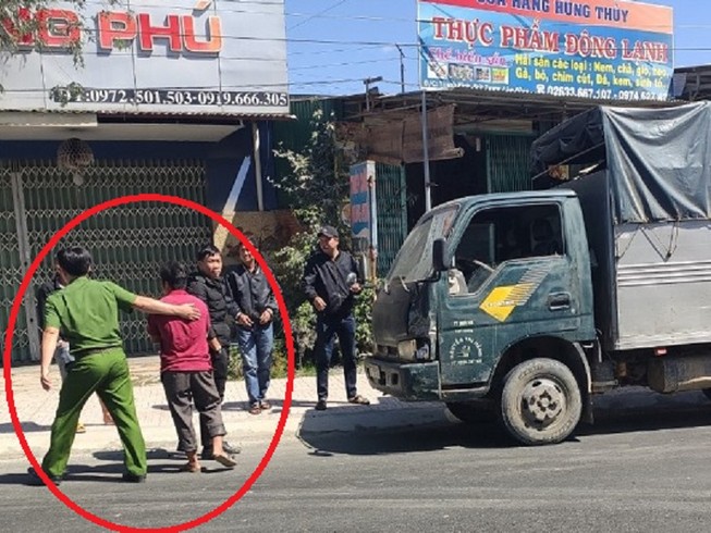 Bắt giữ tài xế nghi tông chết cán bộ kiểm lâm