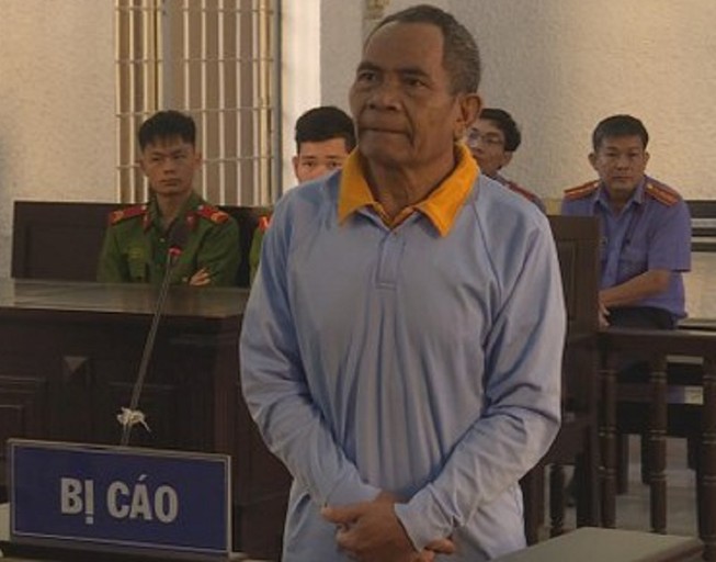 Kết đắng cho kẻ hiếp dâm con riêng của vợ hờ