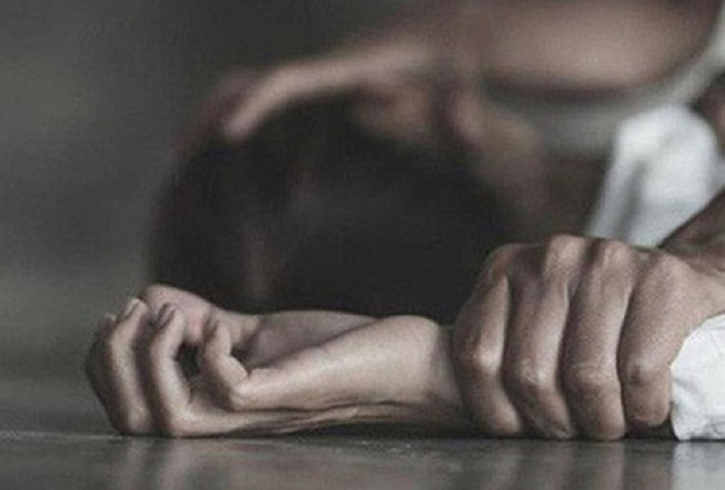 Dụ dỗ thiếu nữ đi thăm rẫy để hiếp dâm