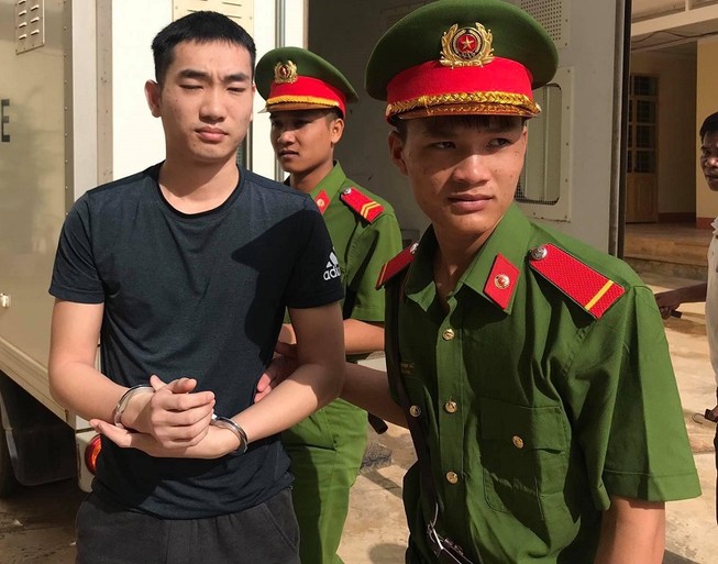 Đâm chết bạn nhậu, bị cáo Hồ Hoàn Kiếm lãnh 10 năm tù