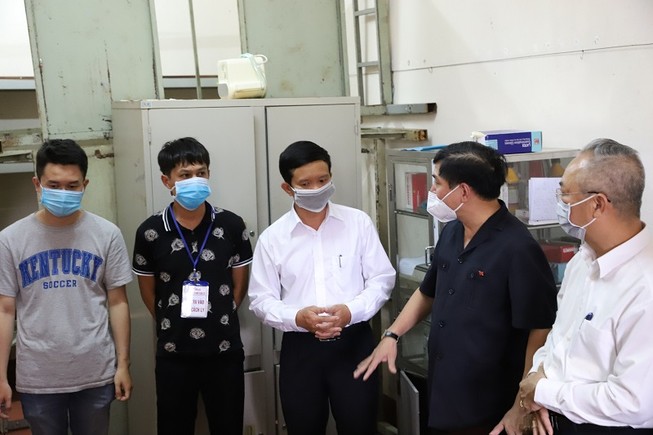 Đắk Lắk:Thăm hỏi lực lượng phòng chống dịch ở khu cách ly