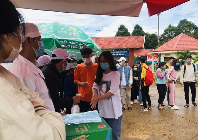 Tây Nguyên: Sẵn sàng cho kỳ thi THPT những ngày 'dịch kép'