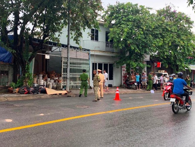 Tông cột điện, nam thanh niên ở Bình Dương chết thảm