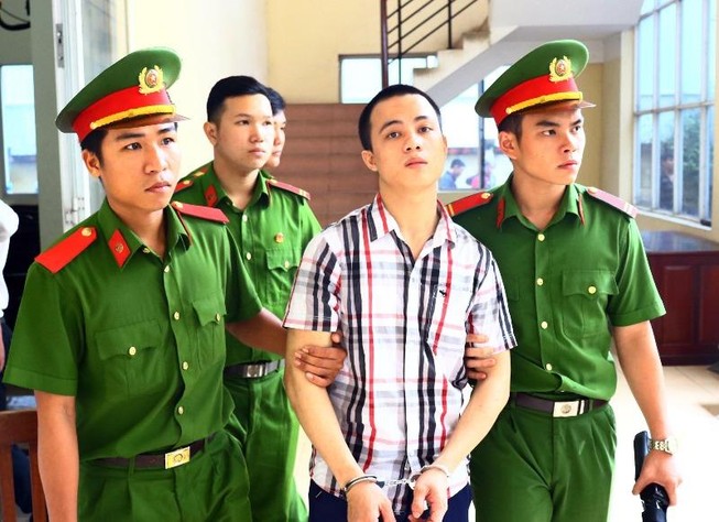 Chủ quán karaoke bị đâm chết vì đuổi đánh khách