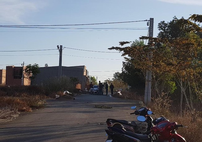 Người đàn ông bốc cháy ngùn ngụt giữa đường