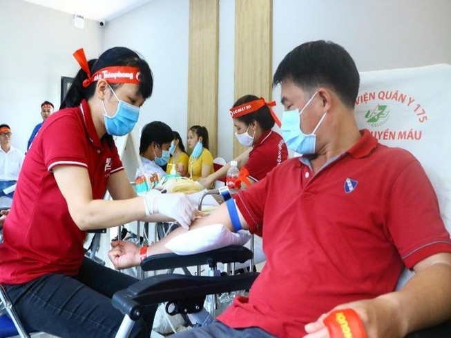 Bình Dương: Hàng trăm người hiến máu cứu người nguy kịch