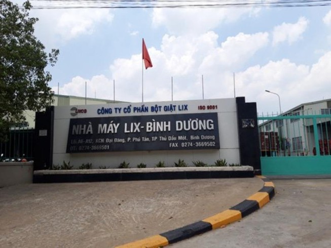 Phạt 1,2 tỉ công ty làm kênh ở Bình Dương phủ bọt cao 2 m