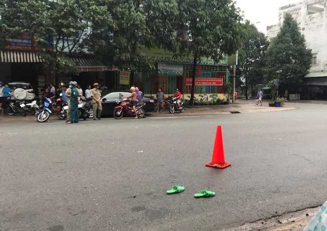 Vợ mâu thuẫn với đồng nghiệp, chồng bị đâm chết