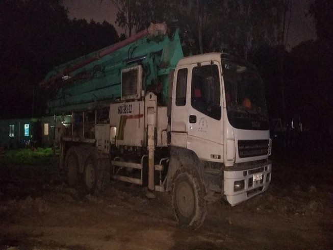 Toàn bộ TP Thủ Dầu Một mất điện vì xe tải đổ bê tông