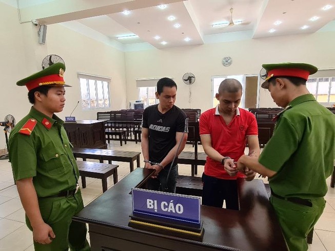 Dùng búa truy sát đồng nghiệp vì bị nhắc nhở
