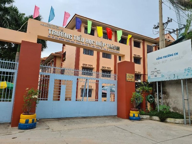 'Dạy’ dấu trừ thành dấu nhân, hiệu trưởng phải giải trình