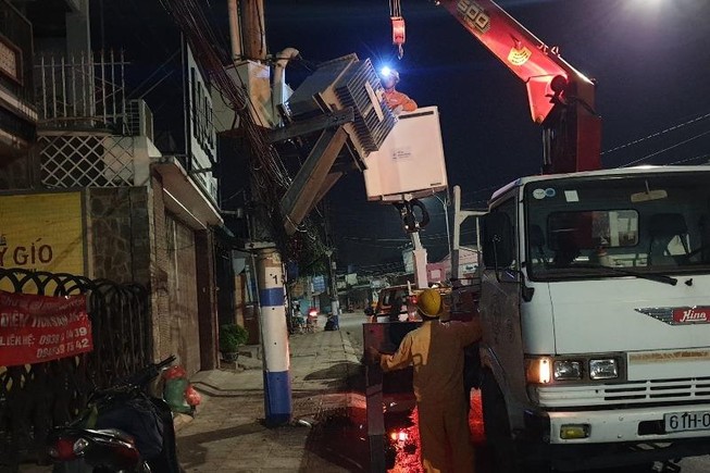 Bình Dương: Truy đuổi chiếc xe tải gây mất điện cả khu vực