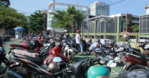 Đà Nẵng: Xe của dân hết cảnh phơi nắng dầm mưa