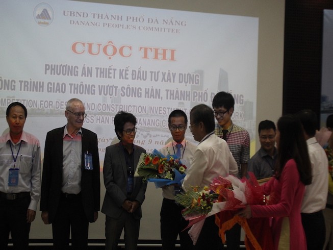 Đà Nẵng: Làm hầm chui hay cầu vượt sông Hàn?