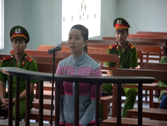 Bảo mẫu bị tội vì để trẻ trong nôi đi rửa chén...