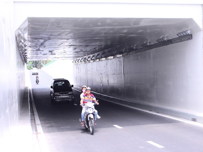 Hầm chui trên 137 tỉ mới hoạt động đã gây phiền toái